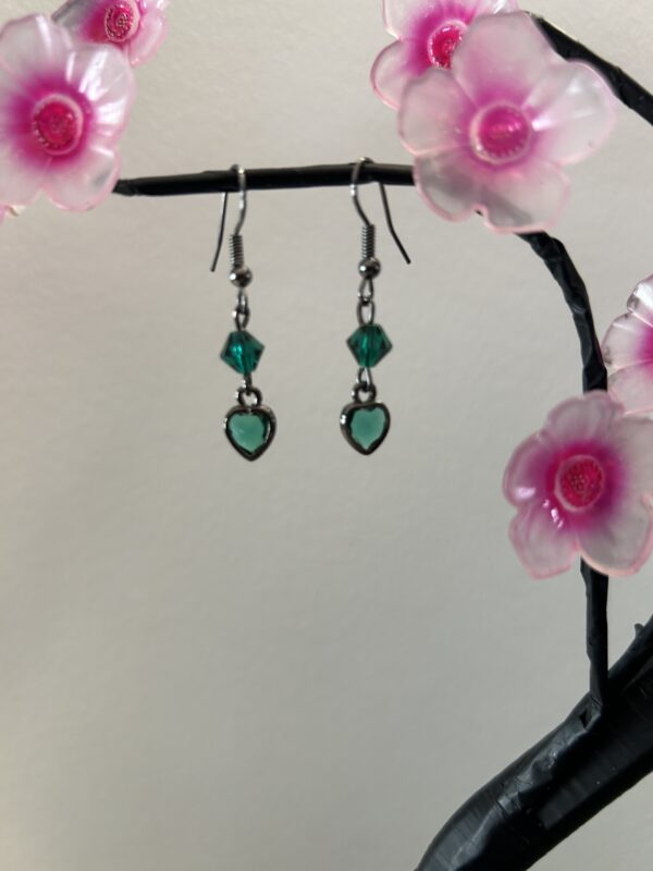 green heart dangle earring