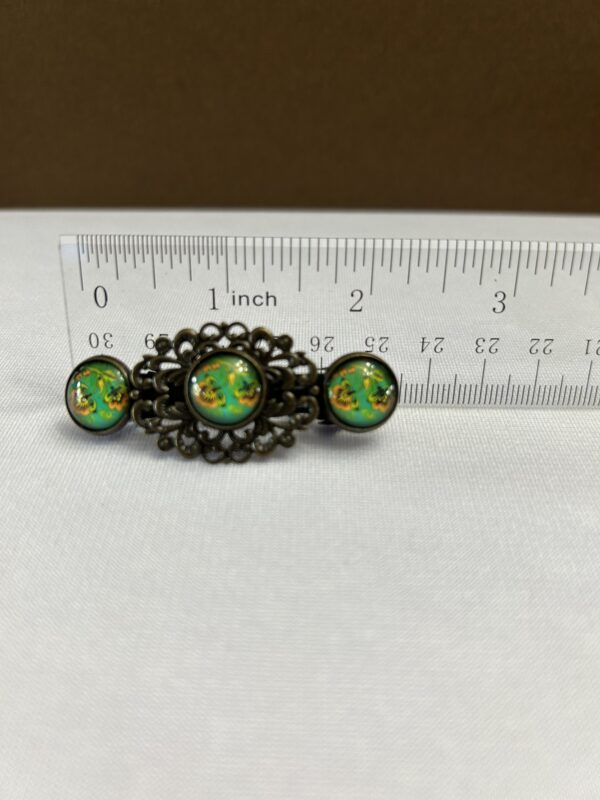green flower hair clips